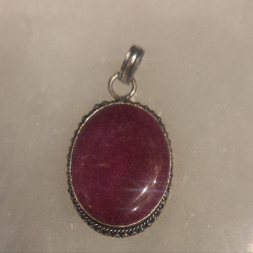 Elegant Silver and Purple Pendant Necklace